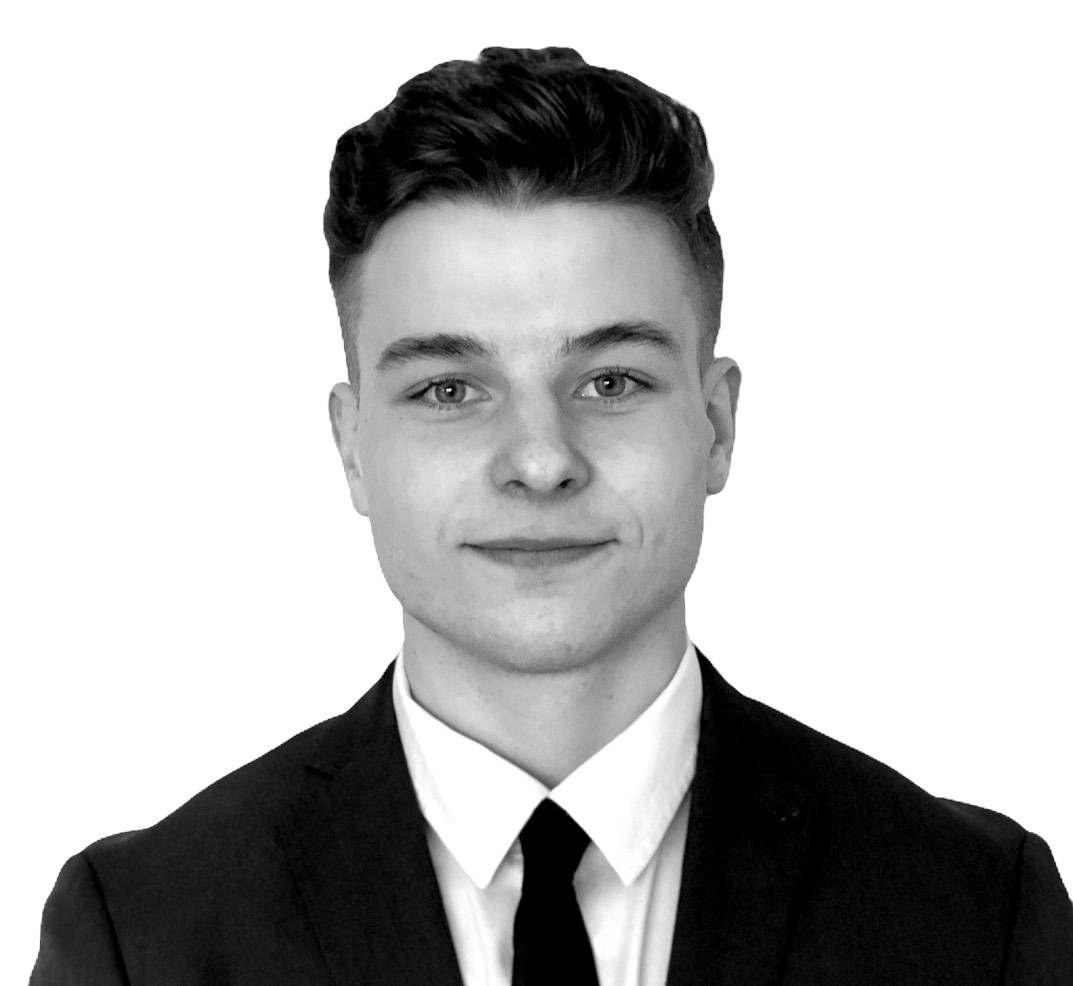 Kamil Praszkowicz - Investment Sales Professional - Skyline Properties NYC Commercial Real Estate Team Member Professional Headshot